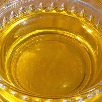 Authentic golden-yellow groundnut peanut oil wholesale supplier