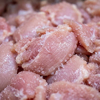 Tender boneless chicken pieces frozen for global buyers.