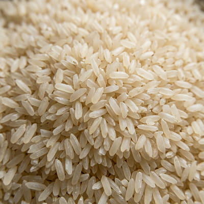 Nutritious parboiled rice retaining natural flavors.